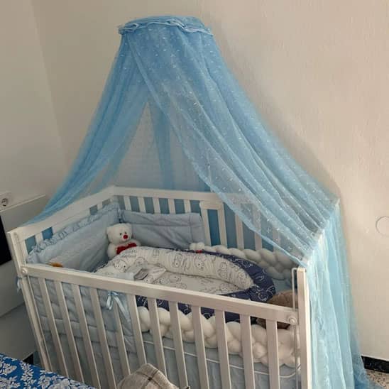 Ciel-de-lit-bebe-bleu-claire