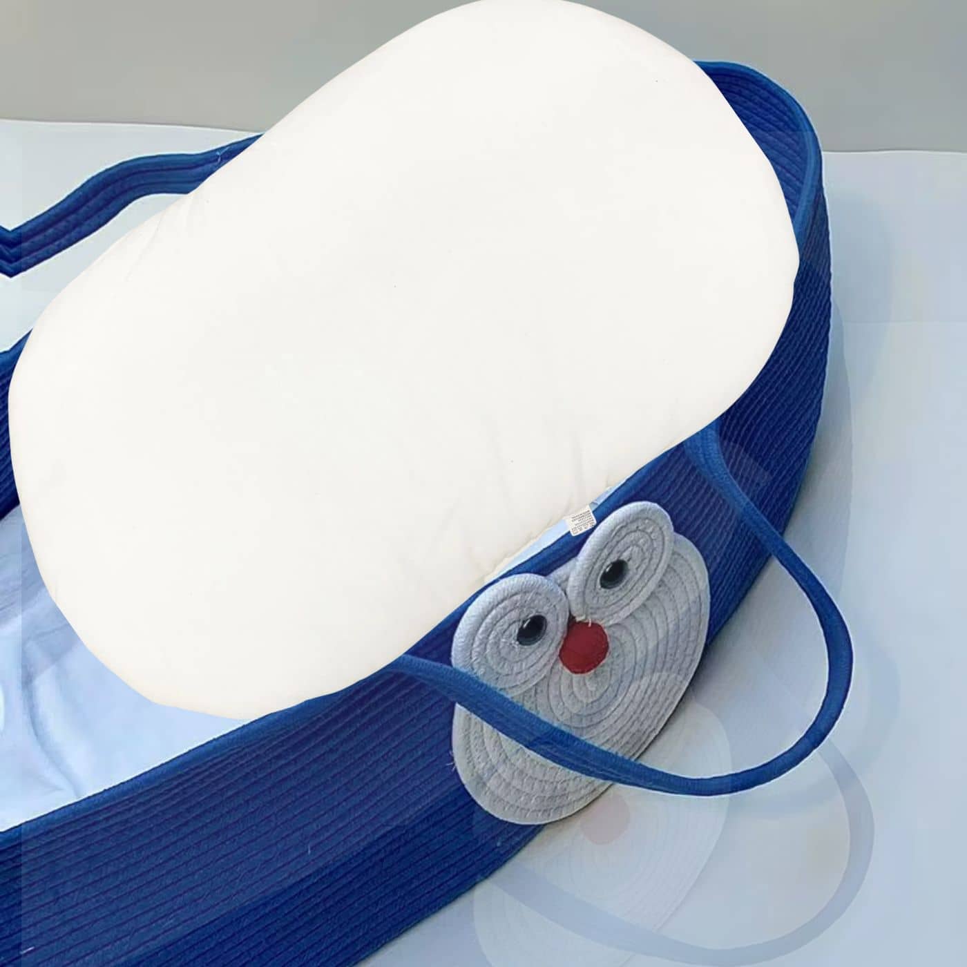 Couffin-en-osier-pour-bebe-matela