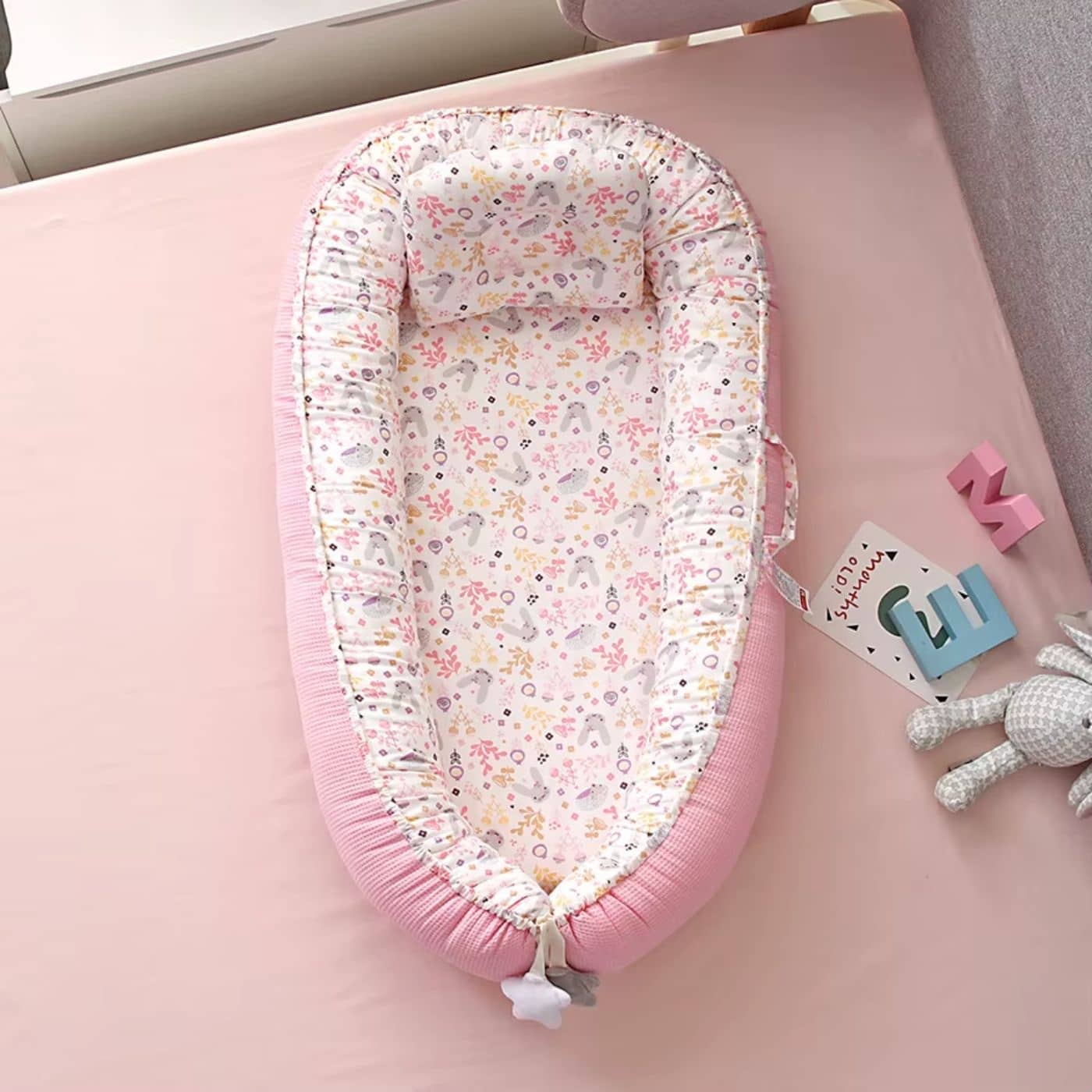 Reducteur-de-lit-bebe-fille