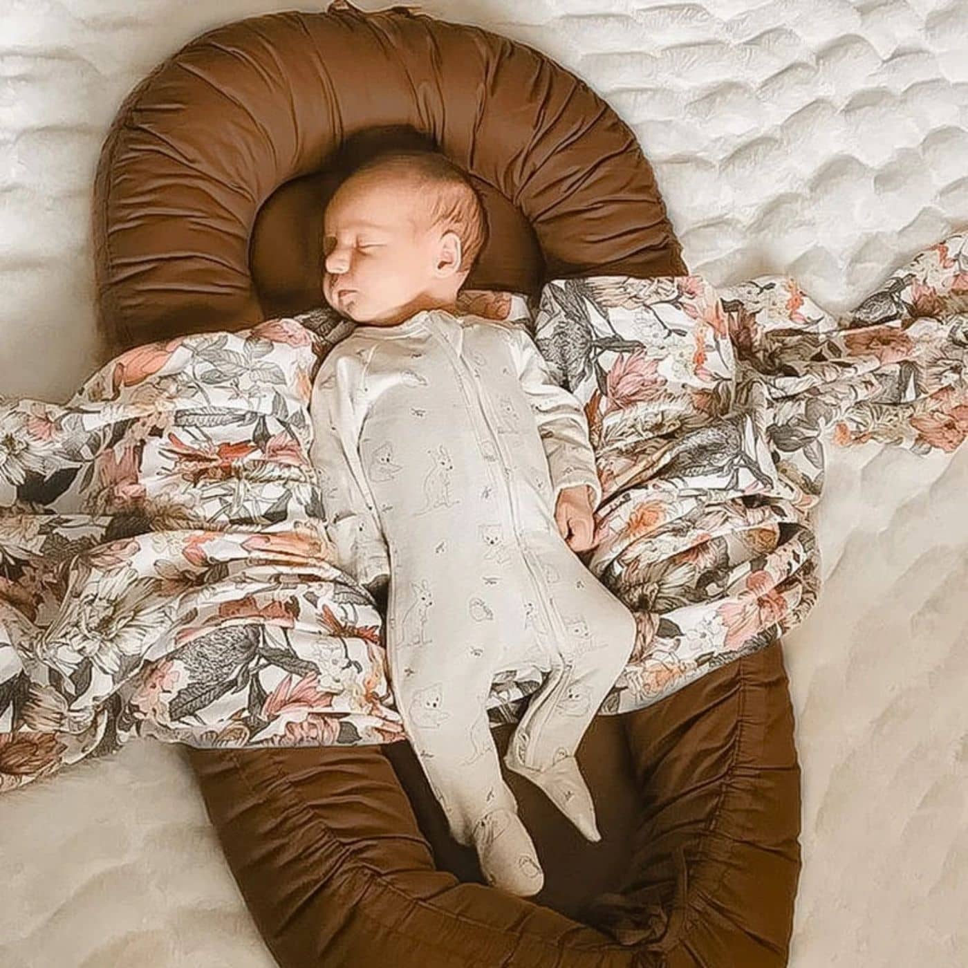 Reducteur-de-lit-bebe-peau-sensible 